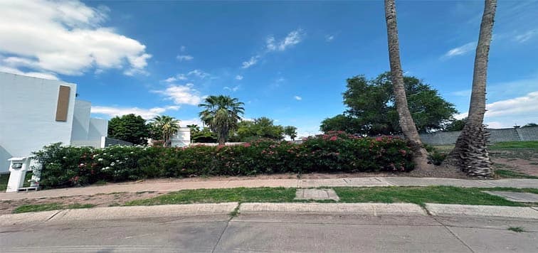En Venta excelente Terreno, Fracc. Portal de Hierro, Sección Los Reyes.