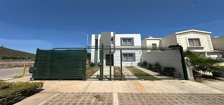 En Venta Bonita Casa Amueblada o Sin Amueblar, Residencial Centro Plaza.