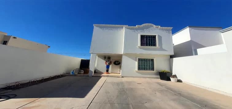 En Venta Agradable Casa, Privada San Sebastian