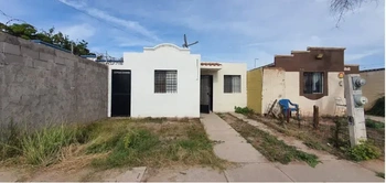 En Venta Bonita Casa, Fraccionamiento Santa Barbara.