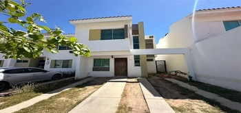 13_3127 | En Renta bonita y Amplia Casa, Privada Castelar. | GM Inmobiliaria