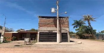 13_2100 | En Venta muy Amplia Casa, Ejido 9 de Diciembre. | GM Inmobiliaria