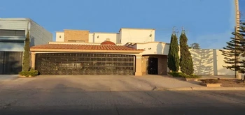 13_2871 | En Venta Hermosa Residencia, Fracc. Las Palmas | GM Inmobiliaria
