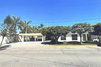 5_2504 | RESIDENCIA EN VENTA FRACC JORDAN MADERO | GM Inmobiliaria