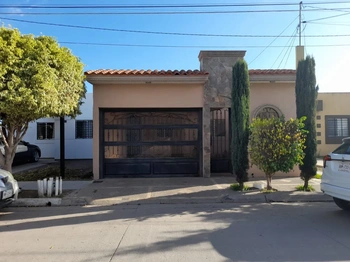 5_1903 | CASA EN VENTA 2 REC FRAC PRADOS DEL SUR AMUEBLADA | GM Inmobiliaria