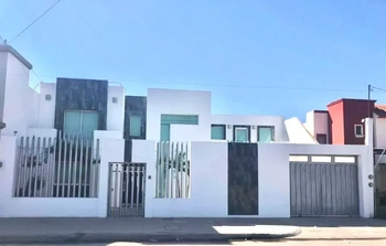 CASA EN VENTA SOBRE BLVD PEDRO ANAYA