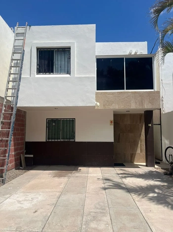 5_2940 | CASA EN RENTA AMUEBLADA VERSALLES RESIDENCIAL | GM Inmobiliaria