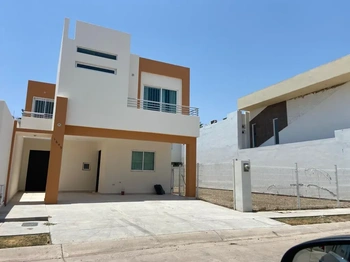 5_1798 | CASA EN RENTA TOTALMENTE AMUEBLADA PRIVADA MONTECARLO 3 REC | GM Inmobiliaria