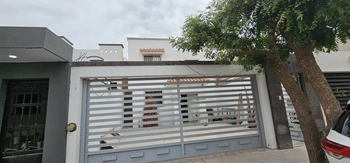 CASA EN RENTA SEMIAMUEBLADA RESIDENCIAL VIÑEDOS